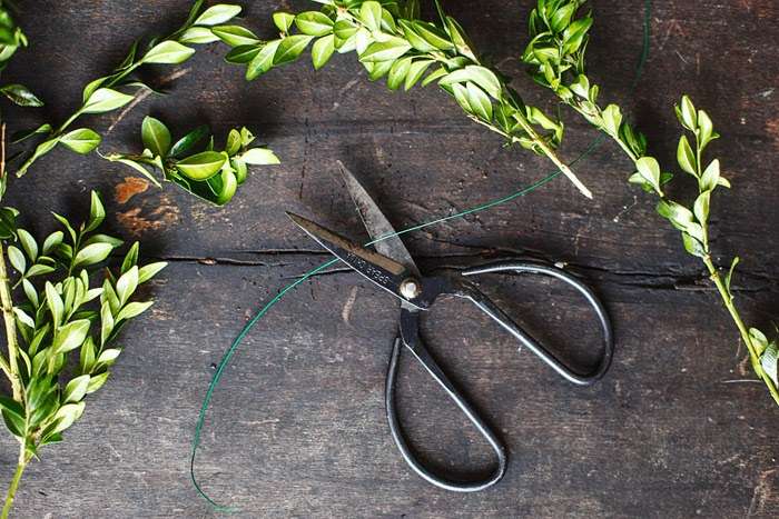 DIY Mini Wreath Scissors