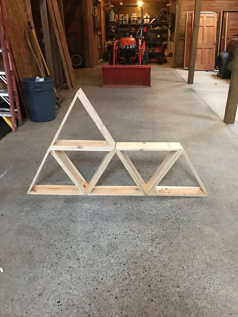 building diy triangle shelf