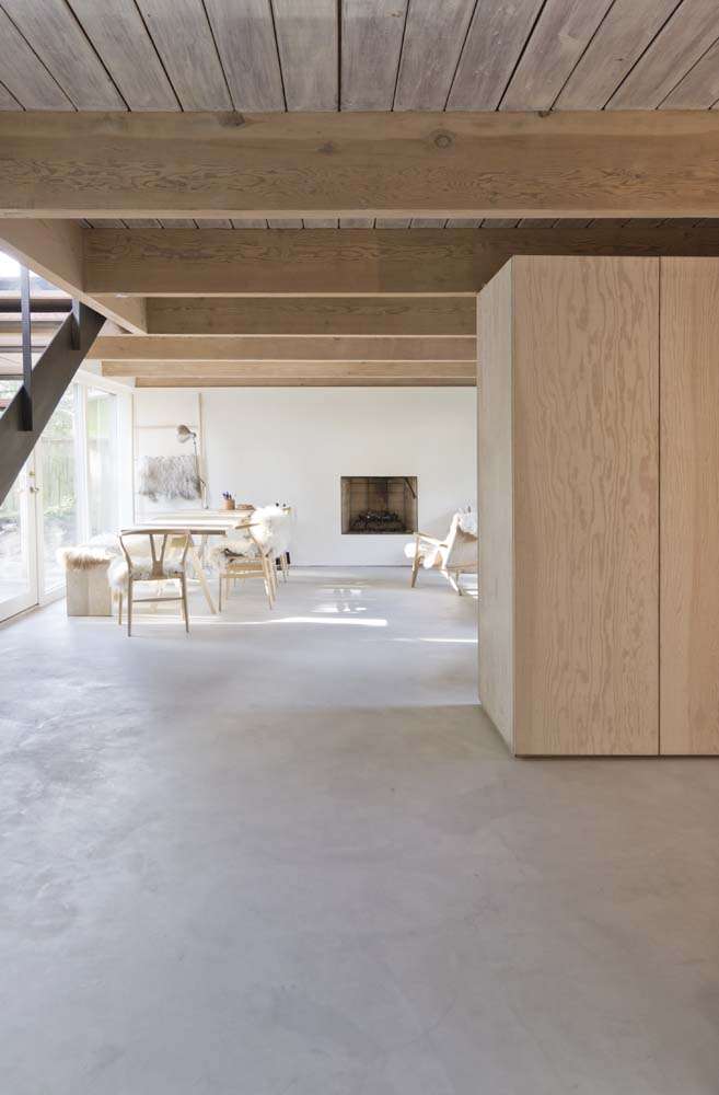 A 1950s Post & Beam Reno in North Vancouver