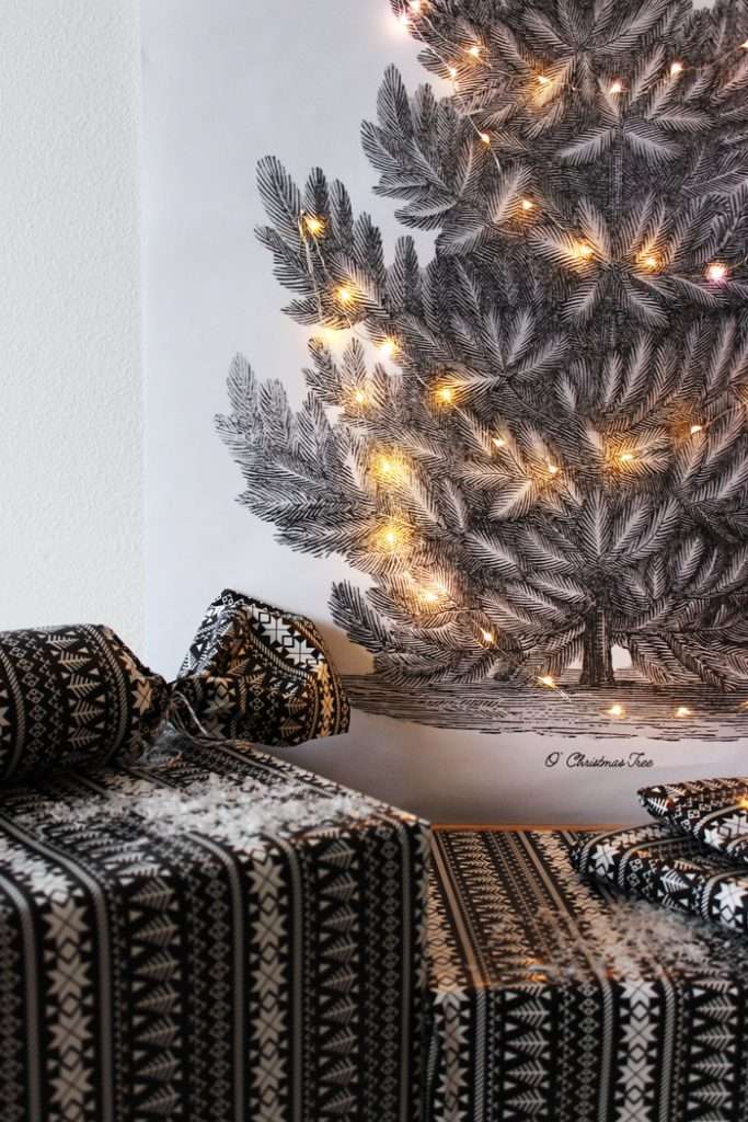 Printable holiday tree close-up